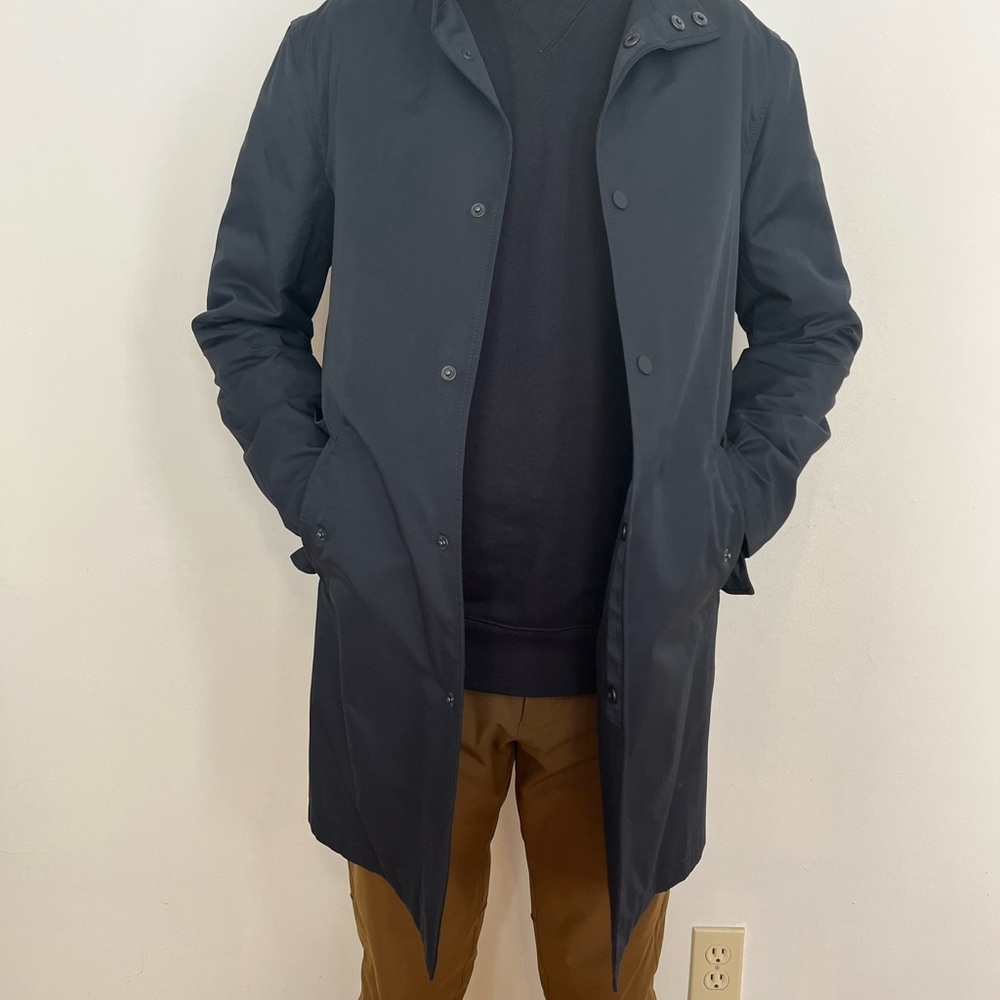 New with tags Club Monaco lightweight funnel neck jacket, brand new, size XS.